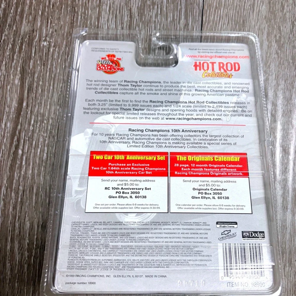 Racing Champions Hot Rod Collectibles Set 40 Ford 64 Mustang 33 Willys 1:64